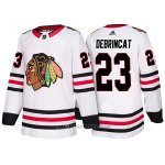 Camiseta Hockey Hombre Male Blackhawks 23 Alex Debrincat 2018 Blanco Camiseta Hockey Hombre Male Blackhawks 23 Alex Debrincat 2018 Blanco