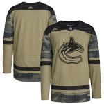 Camiseta Hockey Vancouver Canucks Logo Military Appreciation Team Autentico Practice Camuflaje Camiseta Hockey Vancouver Canucks Logo Military Appreciation Team Autentico Practice Camuflaje