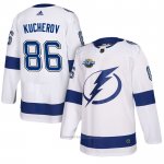 Camiseta Hockey Hombre Tampa Bay Lightning 86 Nikita Kucherov Blanco 2018 Autentico Road Camiseta Hockey Hombre Tampa Bay Lightning 86 Nikita Kucherov Blanco 2018 Autentico Road