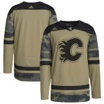 Camiseta Hockey Calgary Flames Logo Military Appreciation Team Autentico Practice Camuflaje Camiseta Hockey Calgary Flames Logo Military Appreciation Team Autentico Practice Camuflaje